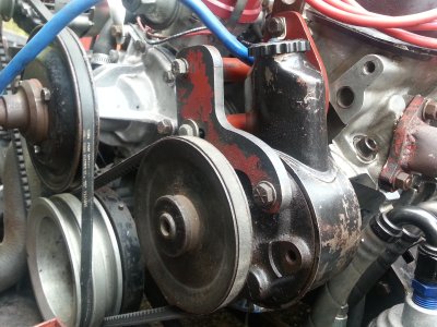 Power steering pump fitted to Rover V8 using custom bracket